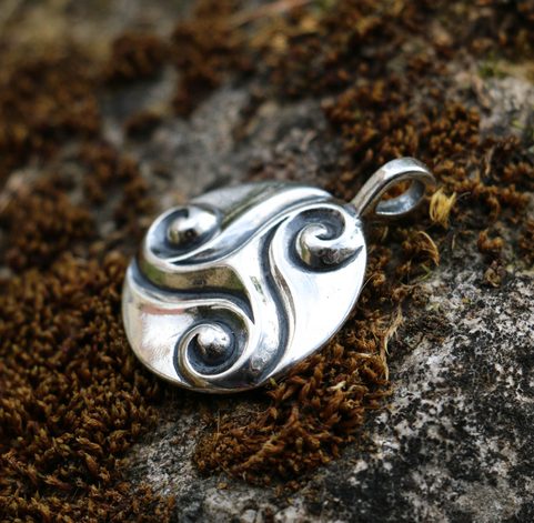 TRISQUE CELTIQUE, PENDENTIF EN ARGENT