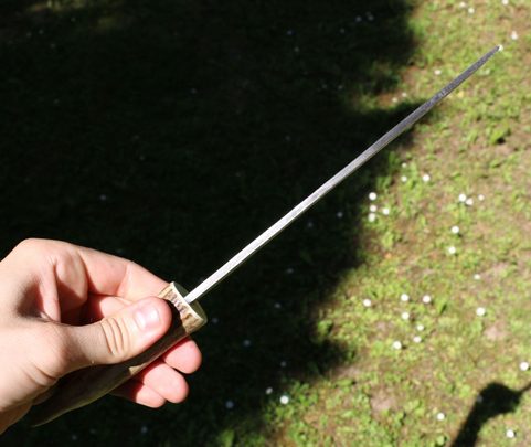 LANGES MESSER AUS GEWEIH, OPPIDUM NEID