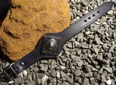 CELTIC TRISKEL, LEATHER BRACELET