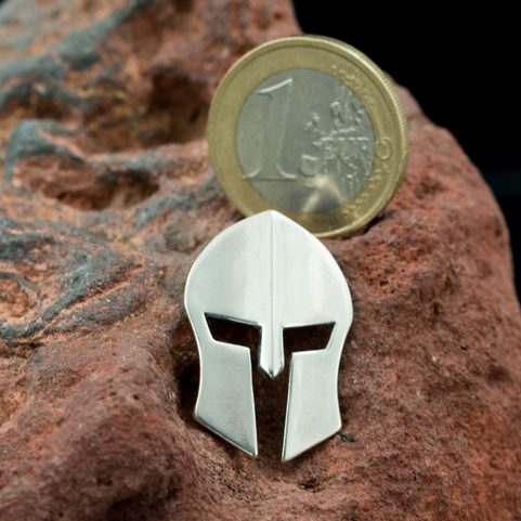 CASQUE SPARTIATE, PENDENTIF EN ARGENT