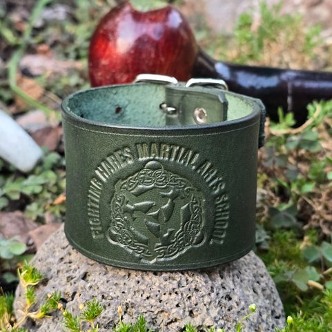 FIGHTING HARES, IRISH STICK FIGHTING, BRACELET, GREEN
