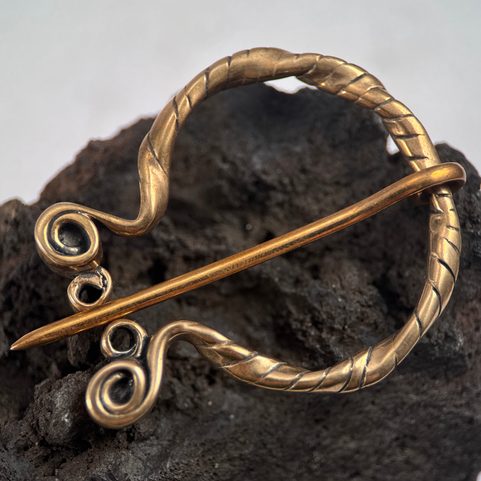 FIBULE MÉDIÉVALE EN BRONZE