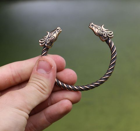 FIANNA, KELTISCHER HIRSCH, BRONZE-ARMBAND