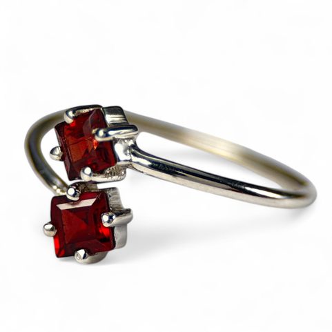 GORDICA, BAGUE, GRENAT ARGENT 925/1000