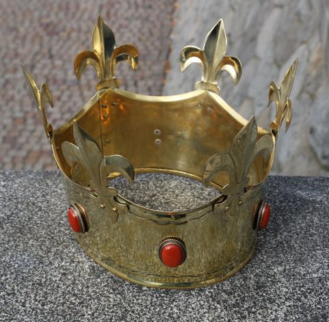 REX, MEDIEVAL CROWN, BRASS