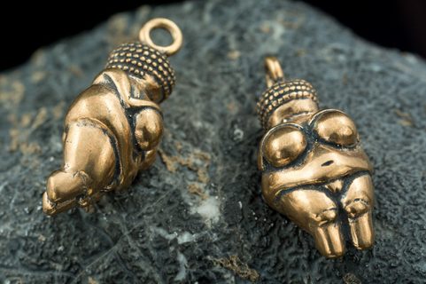 VÉNUS DE WILLENDORF, PENDENTIF, BRONZE