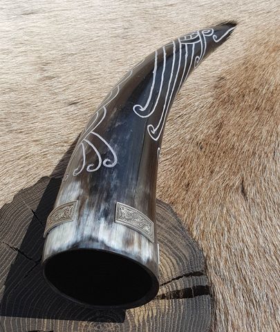 CORVUS CROW, CARVED DRINKING HORN - 0.3 L TIN