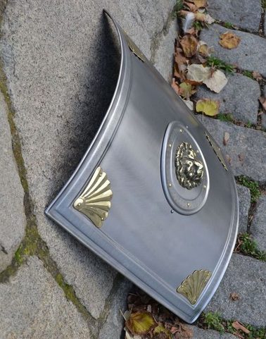 GLADIATOR SHIELD WITH LION'S HEAD