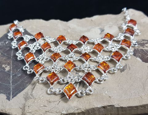 REGINA, COLLIER, AMBRE, ARGENT