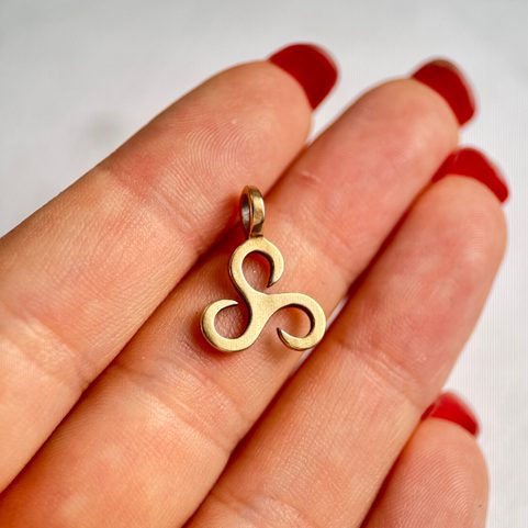 LITTLE TRISKELE, BRONZE PENDANT