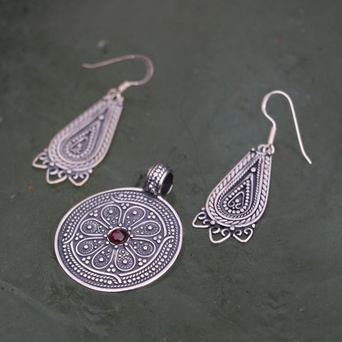 MORAVIA MAGNA - EARLY MEDIEVAL SILVER SET, GARNET