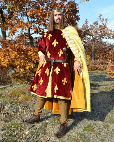 KING - COSTUME RENTAL