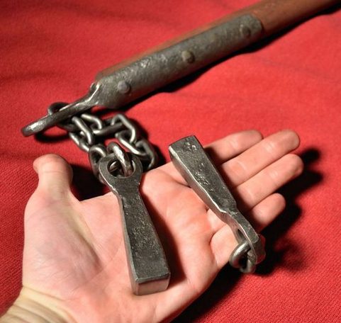 FLAIL, RÉPLIQUE D'UNE ARME MÉDIÉVALE