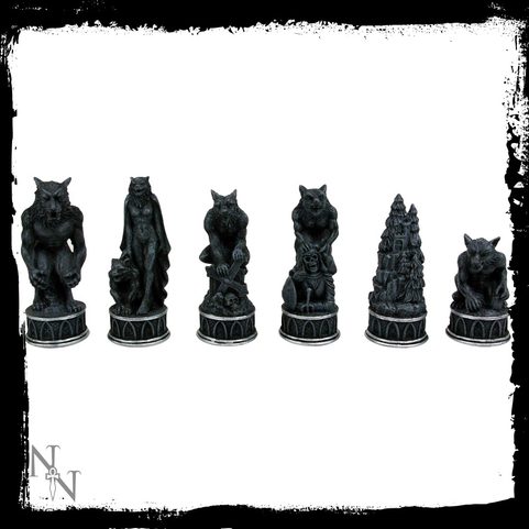 VAMPIRE & WEREWOLF CHESS SET