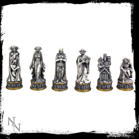 VAMPIRE & WEREWOLF CHESS SET
