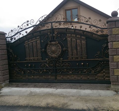 METAL ENTRANCE GATE