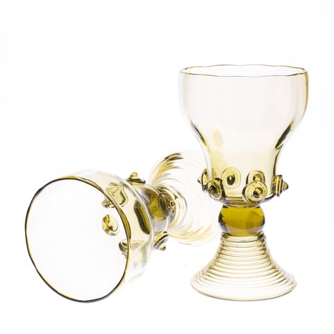 KING ARTHUR, LARGE MEDIEVAL GLASS GOBLET - 1 PIECE