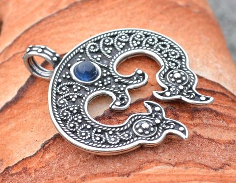 LUNULA, WOMEN'S EARLY MEDIEVAL PENDANT, AG 925