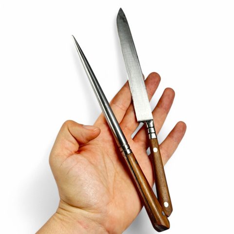 SET MÉDIÉVAL FORGÉ, COUTEAU ET AIGUILLE