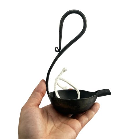LAMPE À HUILE - FORGÉE À LA MAIN