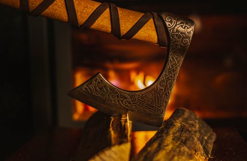 VALKNUT ETCHED VIKING AXE
