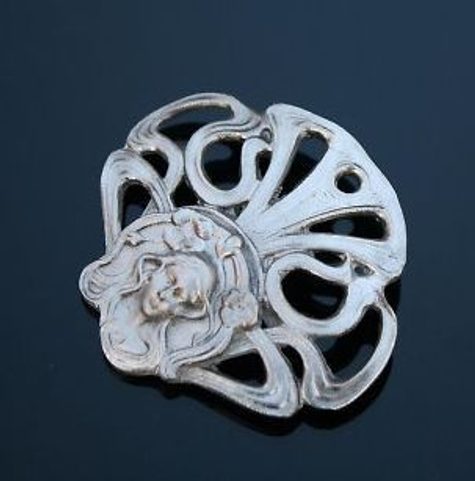 WOMEN, ART NOUVEAU BROOCH, TIN