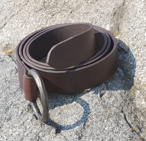 ALBAN, LEATHER BELT WITH FORGED BUCKLE