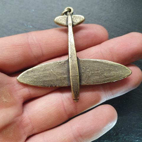 SUPERMARINE SPITFIRE, AIRCRAFT PENDANT, ANT.BRASS ZINC