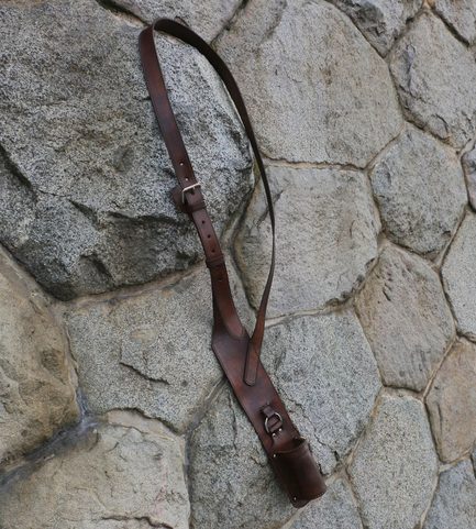 PORTE-DRAPEAU DE CUIR