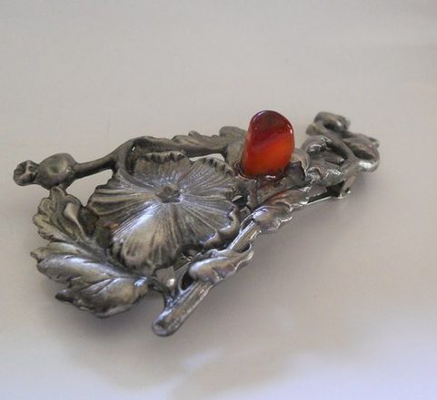 HAIR BROOCH WITH CARNELIAN