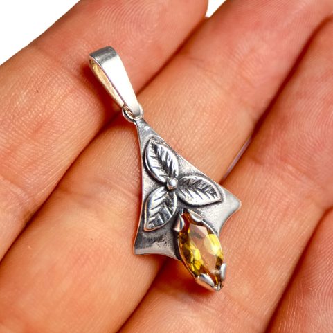 SHAMROCK, PENDANT, SILVER 925 AND CITRINE