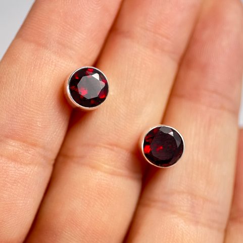 LUCIA, SILVER EARRINGS, GARNET, AG 925/1000