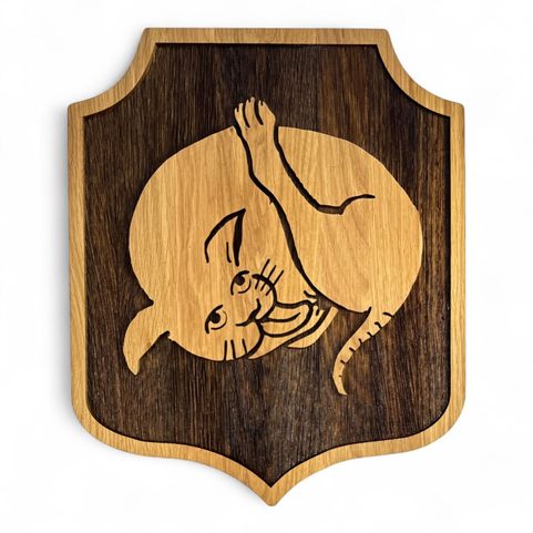 CAT FROM THE PUB, WOODEN SHIELD ON THE WALL, KINGDOM COME: DELIVERANCE 2, LARGE