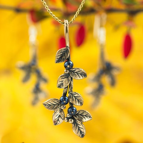 BLUEBERRIES, PENDANT, BRONZE
