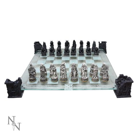 VAMPIRE & WEREWOLF CHESS SET
