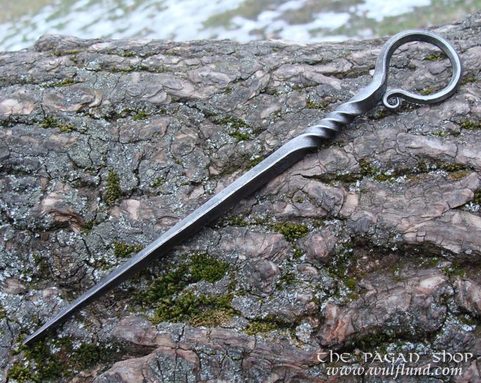 MEDIEVAL DINING SKEWER