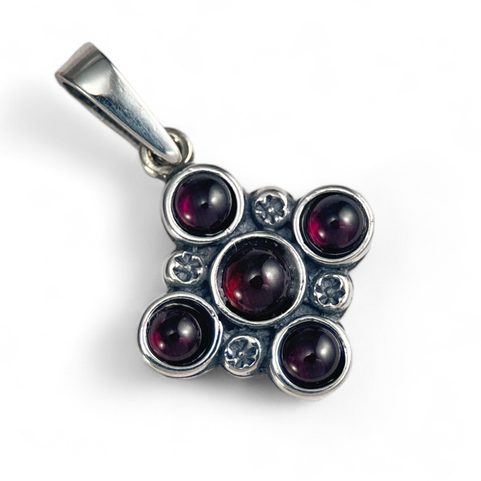 PRAGA, MEDIEVAL PENDANT WITH GARNETS, SILVER 925/1000