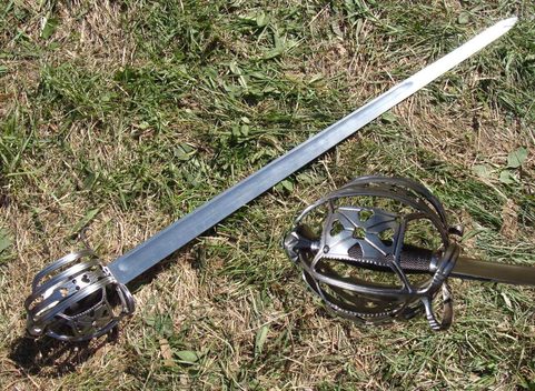 SCOTTISH BASKET HILT SWORD, COLLECTIBLE REPLICA