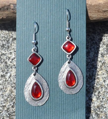 HESTIA, EARRINGS, RED GLASS