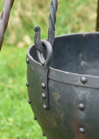 LARGE RIVETED STEEL KETTLE, APPROX. 21 LITRES
