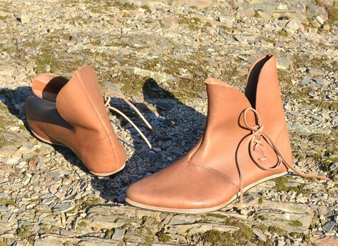 MEDIEVAL LEATHER SHOES