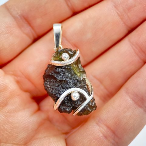 LUNA, SILVER PENDANT WITH CZECH MOLDAVITE AG 925