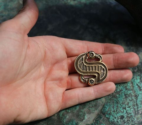 LANGOBARDIC S-SHAPED BROOCH, BRONZE, REPRODUCTION