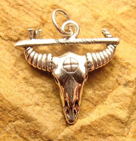 BUFFALO SKULL AND PIPE, NATIVE AMERICAN PENDANT, SILVER 925