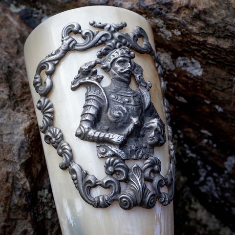 KNIGHT'S DRINKING HORN, MEDIEVAL STYLE