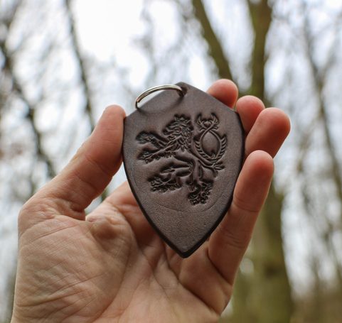 LION - COAT OF ARMS - KEY RING BROWN