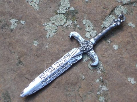 KING ARTHUR SWORD EXCALIBUR PENDANT