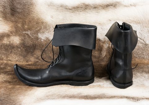 PRAGA, CHAUSSURES MÉDIÉVALES, NOIR