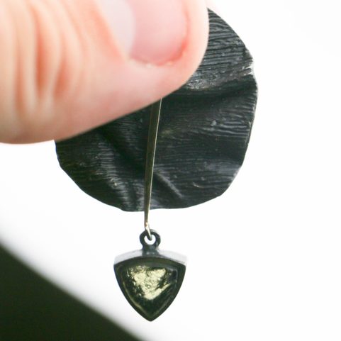 DELTA SILVER PENDANT WITH MOLDAVITE, GOLD PLATED