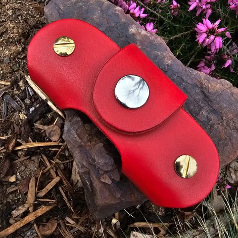 SAMURAI, LEATHER KEY RING WITH SCREWS, RED